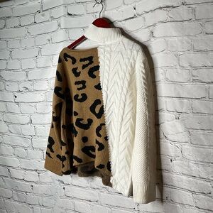 Peach Love two tone animal print cable knit sweater sz small